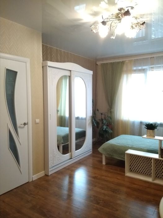 Здається в оренду 1-к квартира на Осокорках