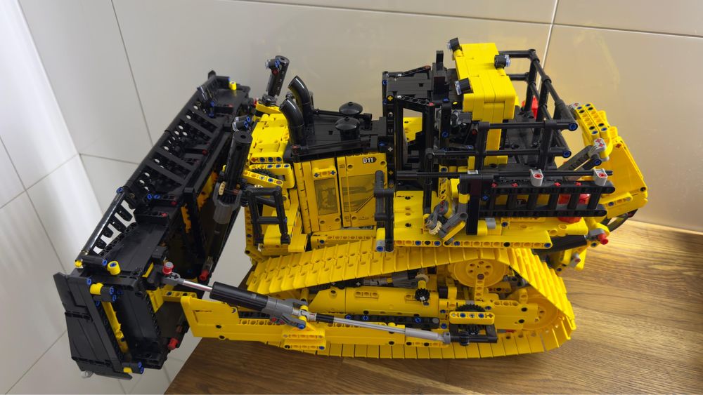Lego Technic 42131 CAT D11