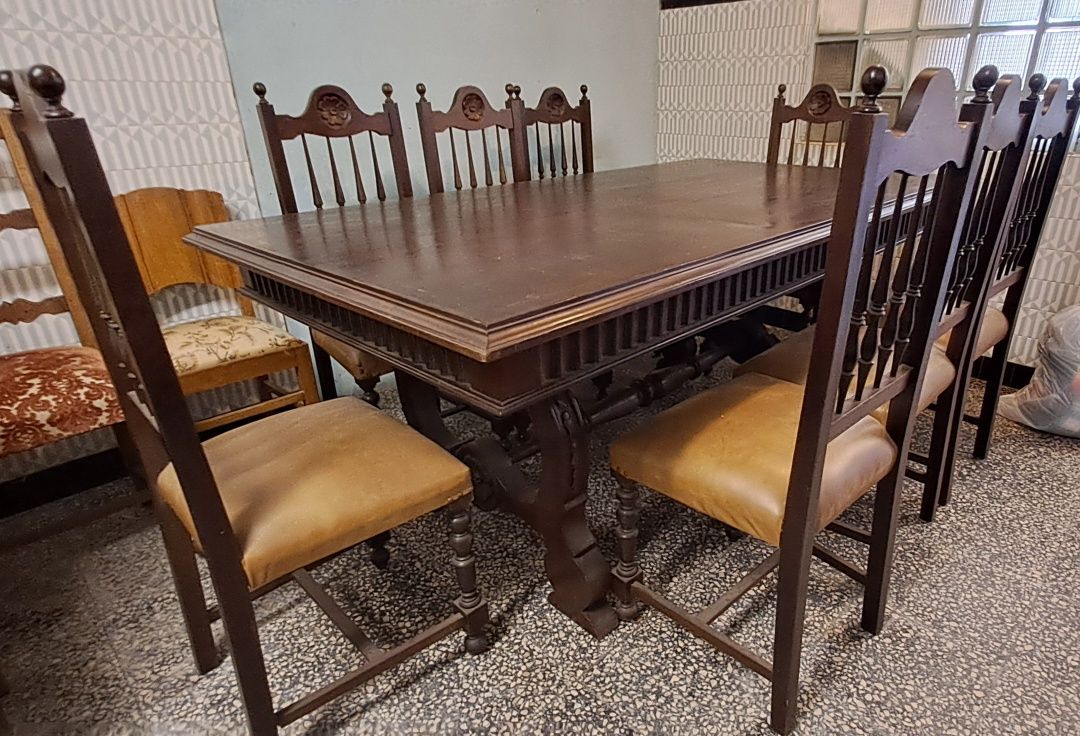 Mesa + 8 cadeiras madeira maciça