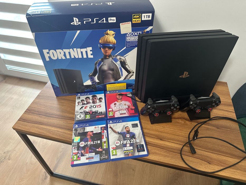 Playstation 4 pro 1 tb 2 pady