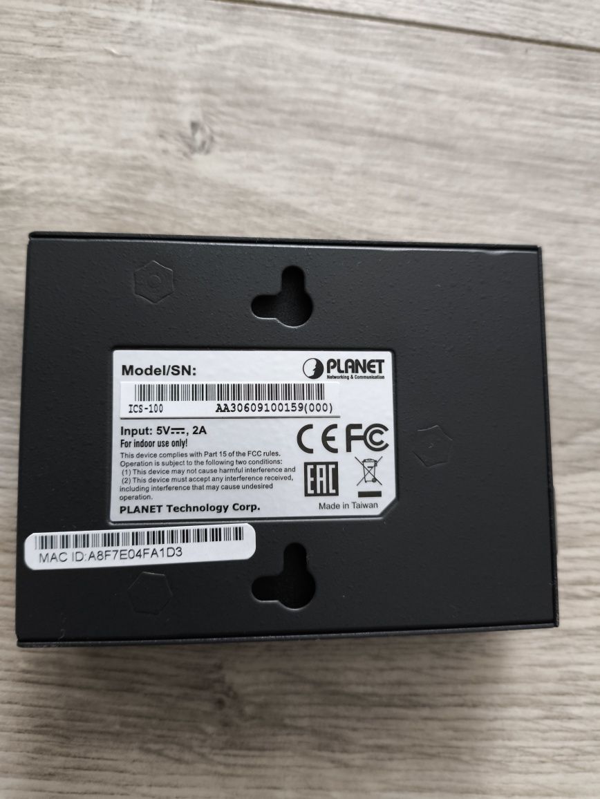 Fast ethernet media converter