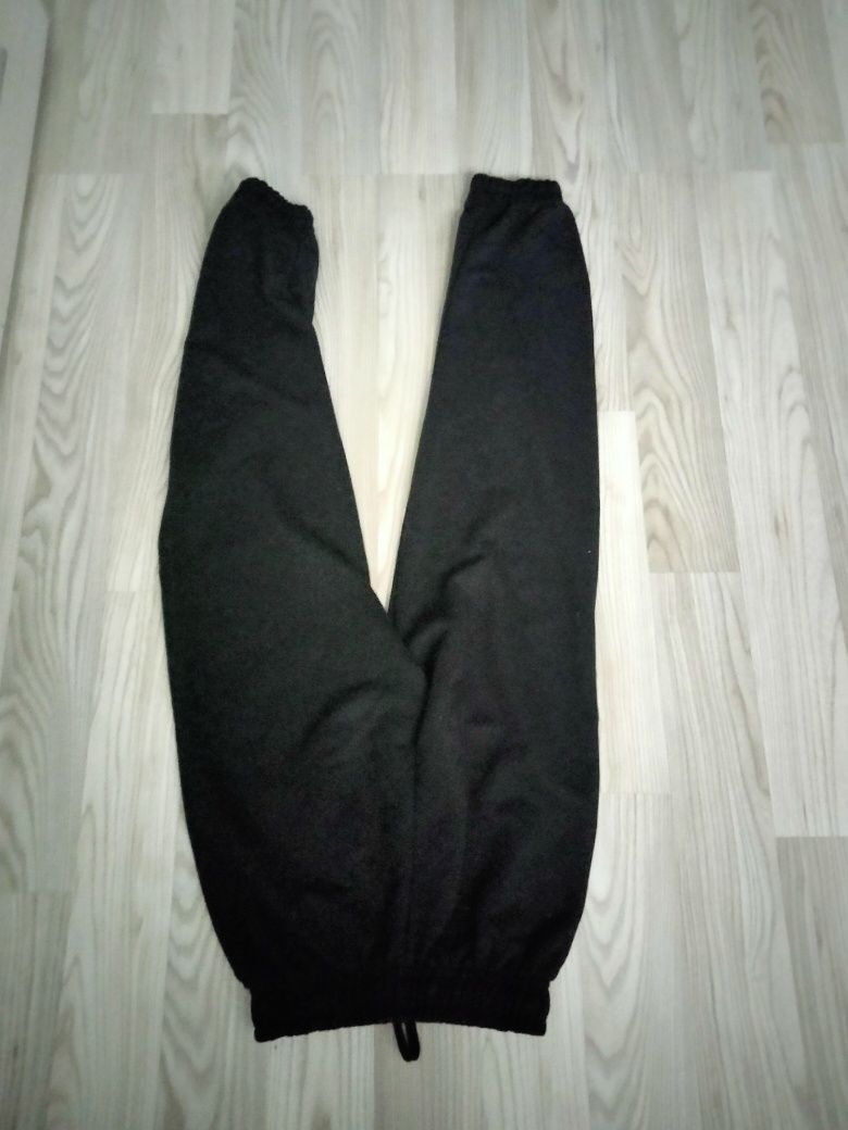 Spodnie dresowe Bershka czarne xs