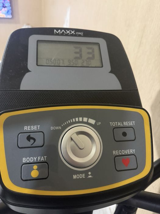 Орбітрек тренажер MaxxPro E7.