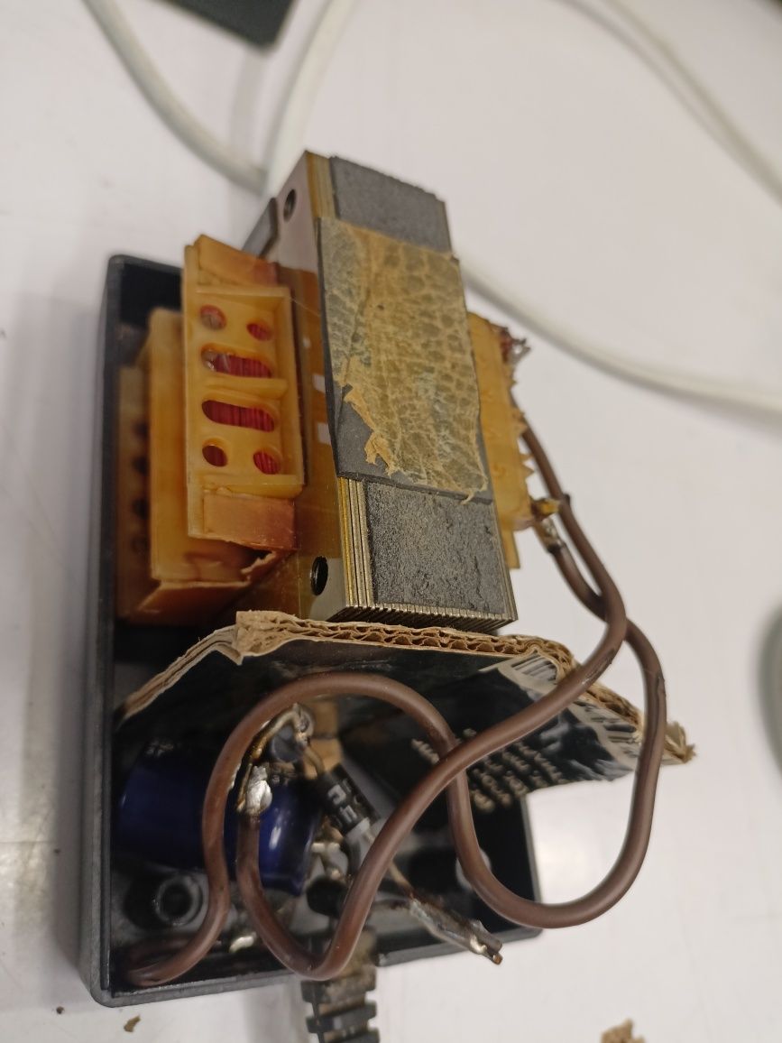 Zasilacz 15v DC transformatorowy