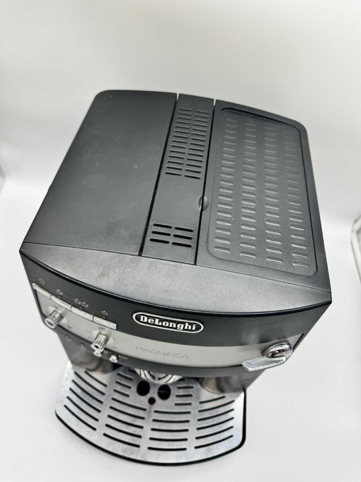 Ekspres DELONGHI ESAM 3000.B MAGNIFICA 1450W od loombard milicz