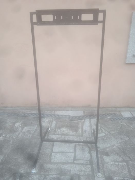 Venda suporte de exterior para TV até 75 polegas.