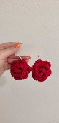 Brincos Rosas em Crochet