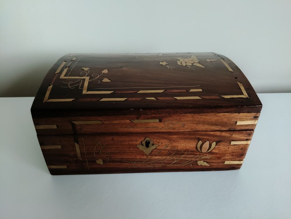 Szkatułka Drewniana - Antyki