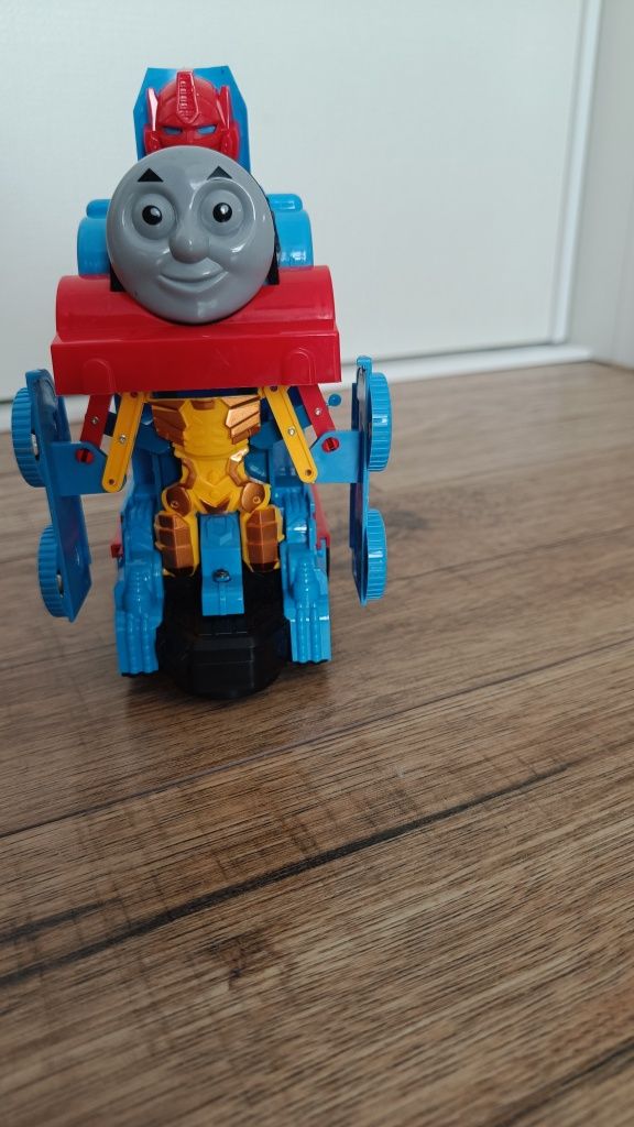 Ciuchcia Tomek Transformers pociąg robot