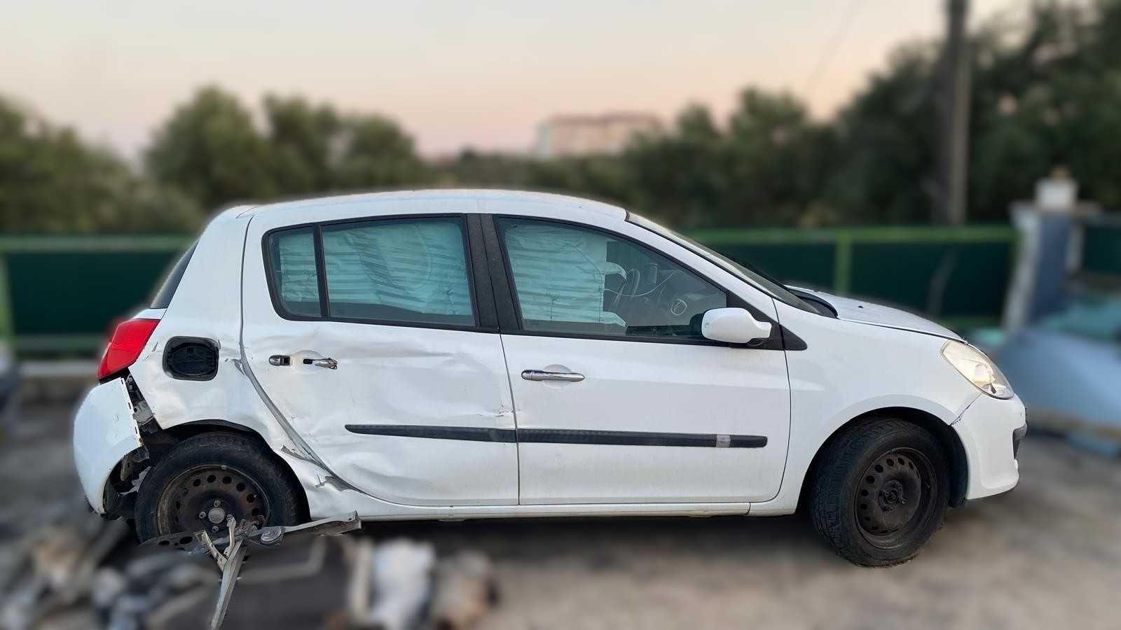 Renault Clio III 1.5 DCI 2009 Para Peças REF Motor - K9K(714, 766 768)