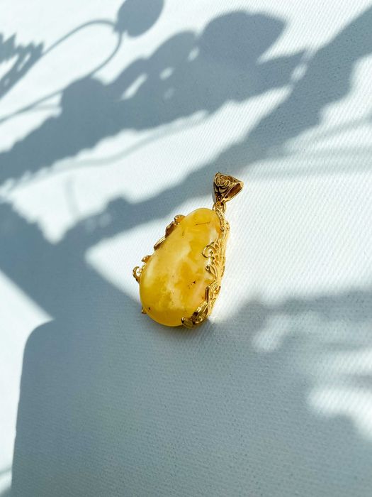 Naszyjnik z bursztynem mlecznym Królewski