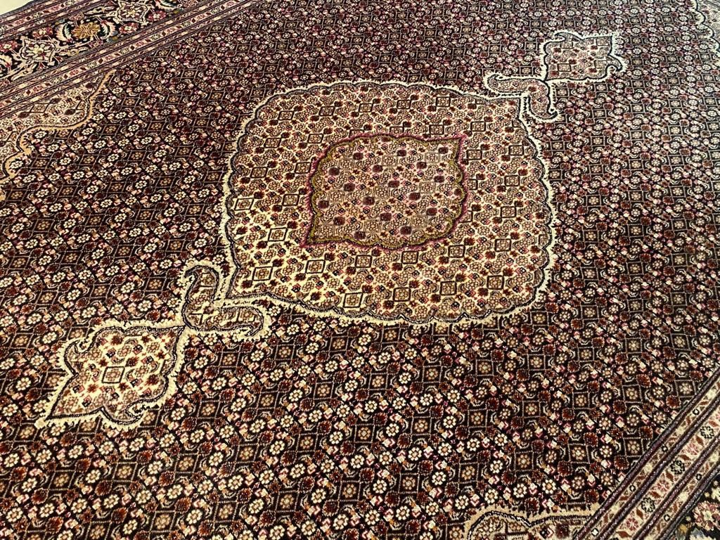 Tabriz Mahi 320 # 210 Perski dywan ręcznie tkany z Iranu