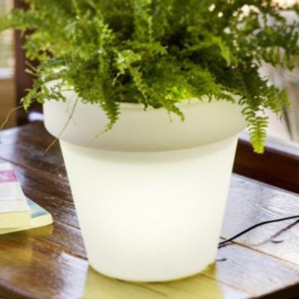 vasos e floreiras luminosas