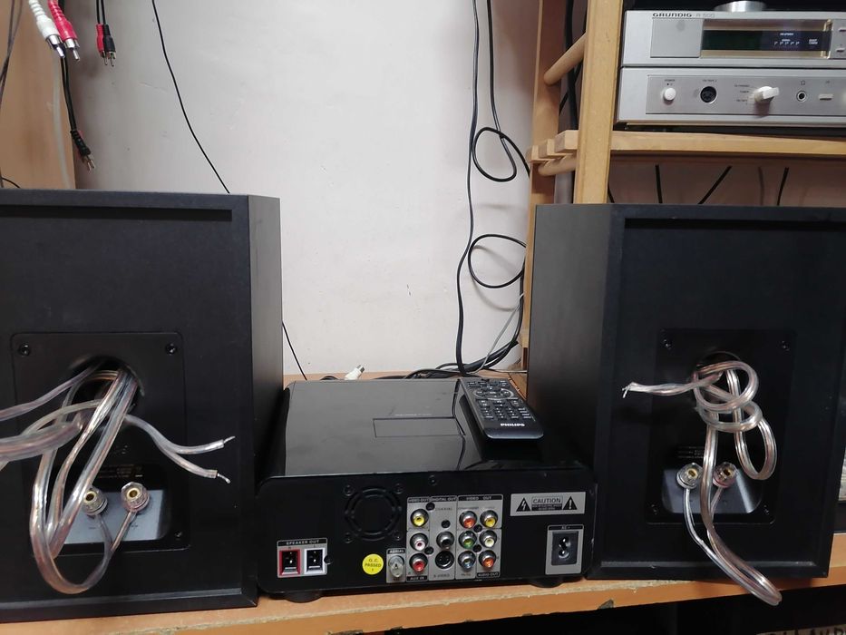 Wieża Philips DCD322 Micro Theater , pilot