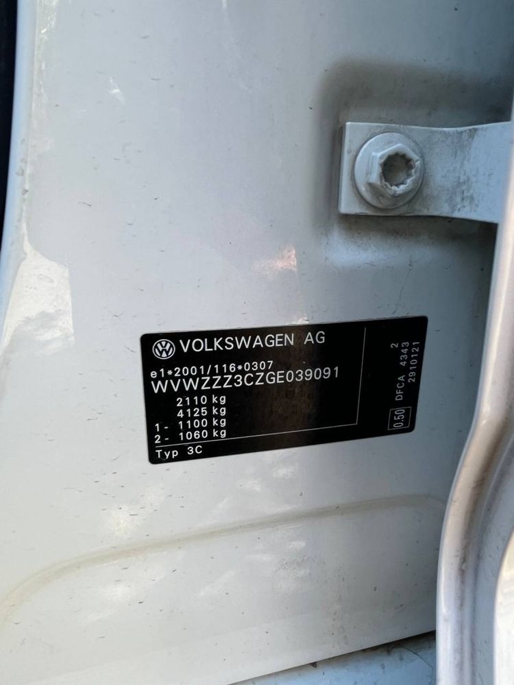 Продається сімейний автомобіль
