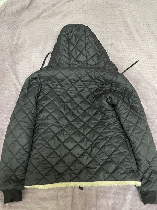 Зимова жіноча куртка