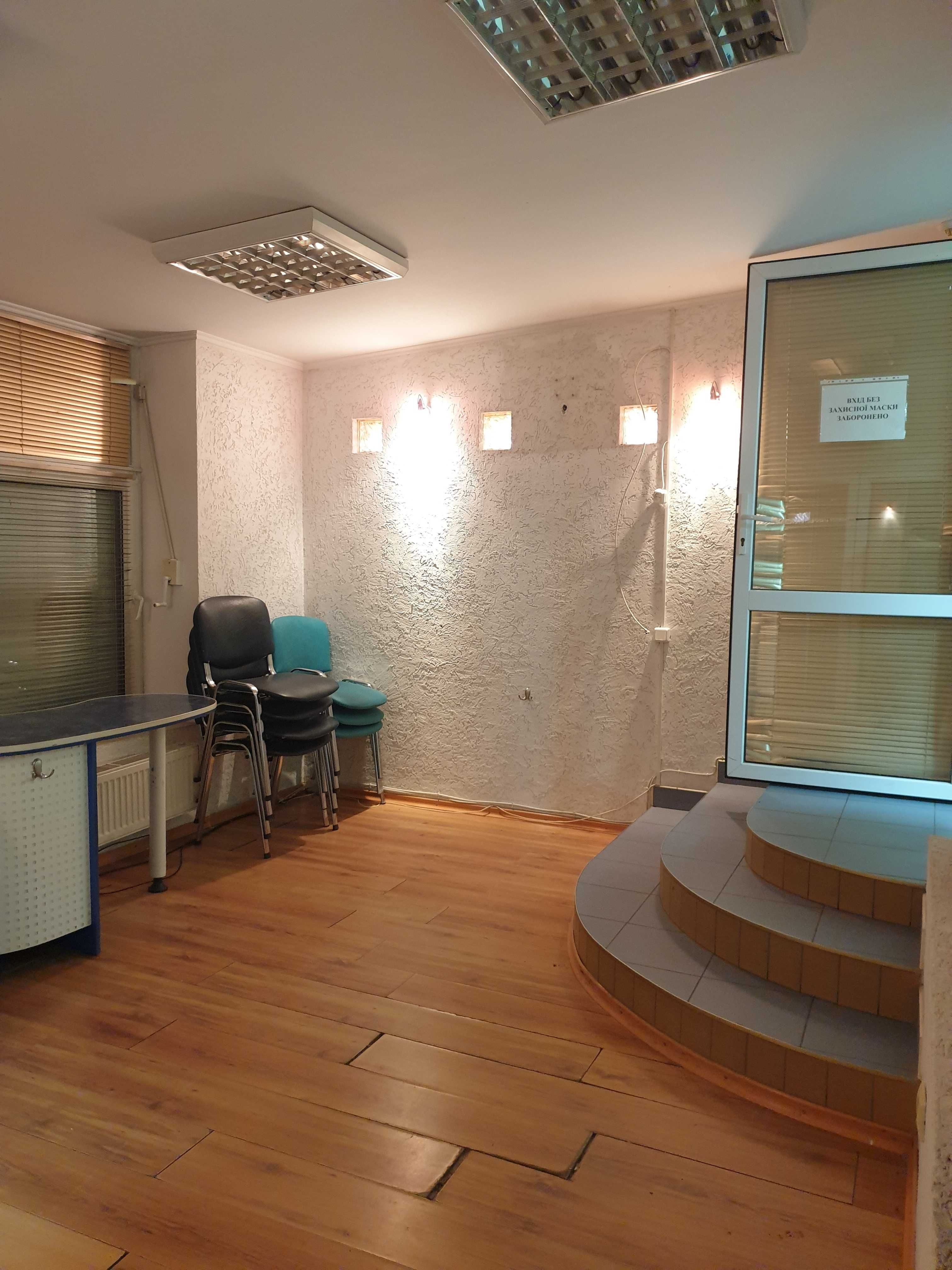 Комерційне приміщення, 72м², вулиця Привокзальна 4