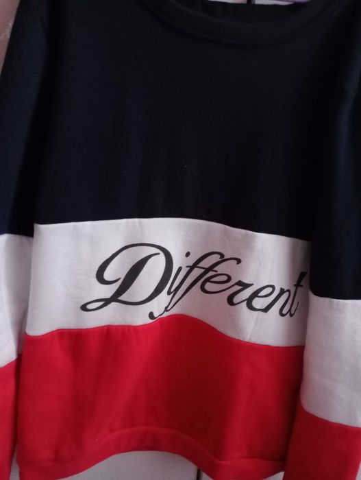 Bluza damska z napisem "different"