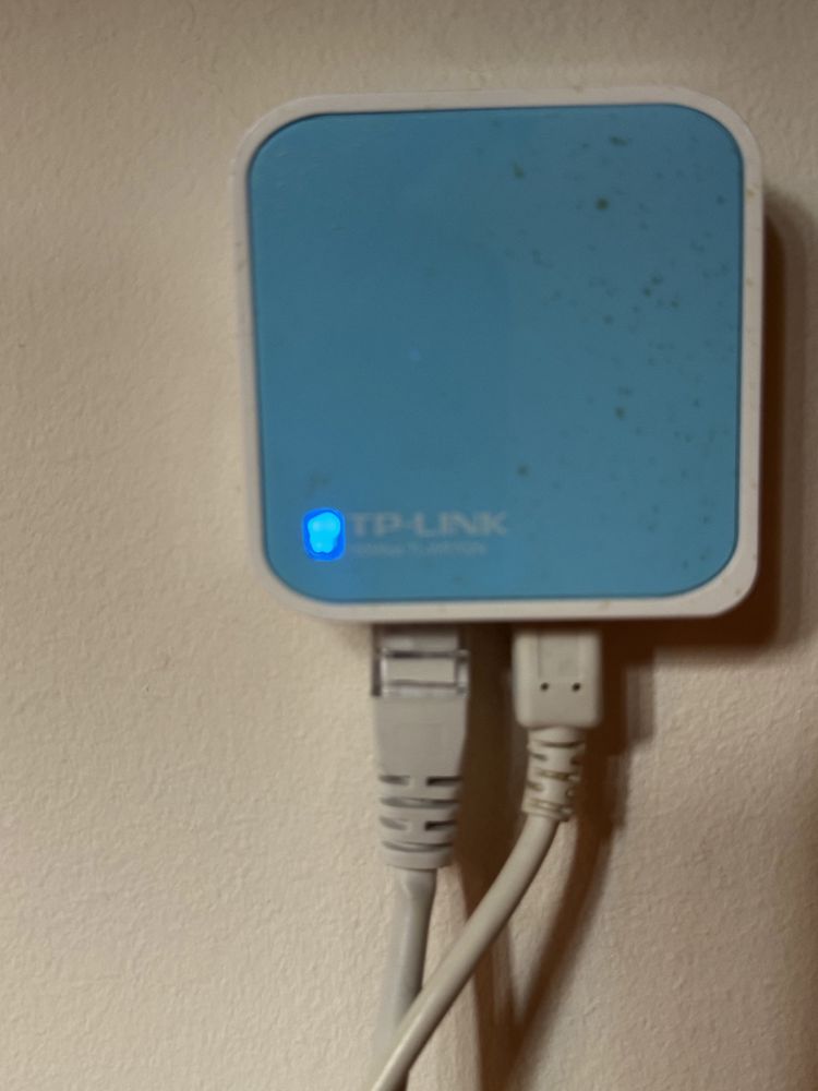 Powerline TPLINK AV 600 na caixa e cabo