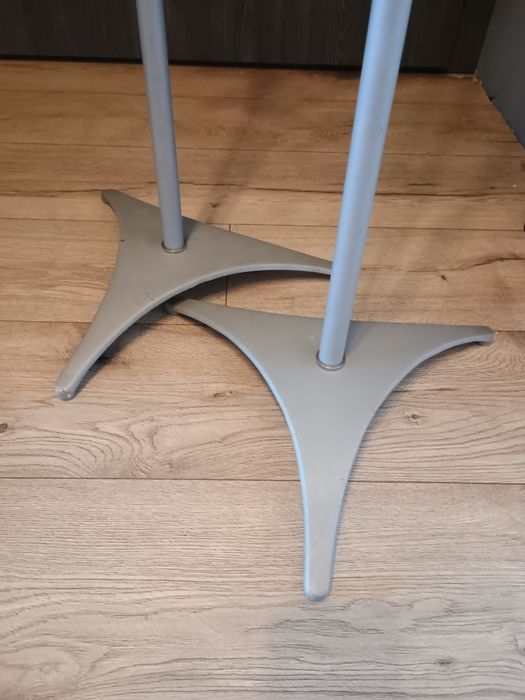 Stojaki pod kolumny, regulowane