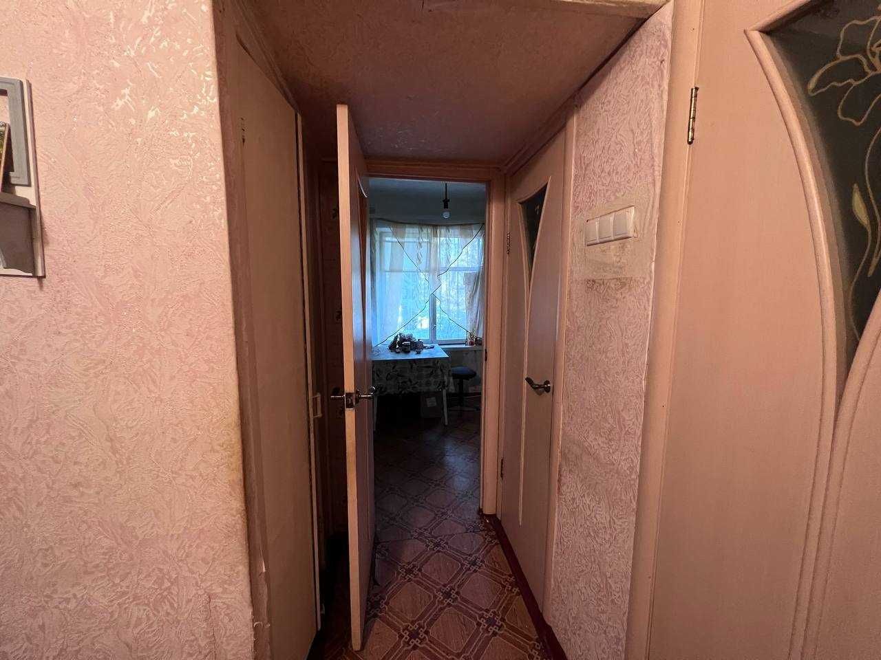 Продам 3 комнатную квартиру в центре Коммунарского района