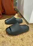 "Buty damskie i męskie" Klapki adidas YeezySlide Czarny Roz 42