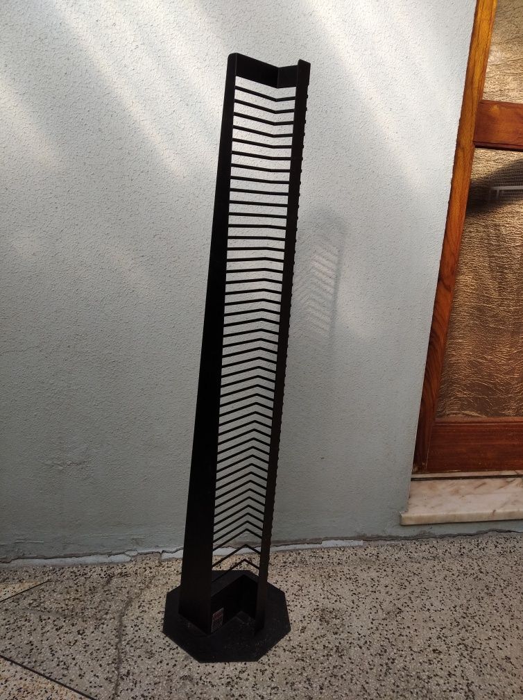 Torre metal para CD