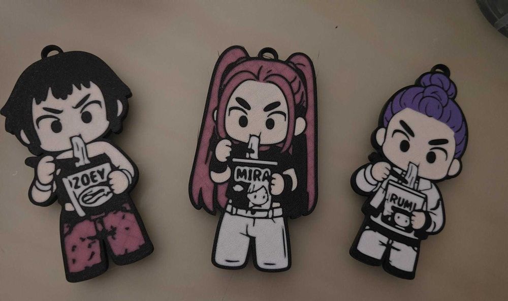 Porta-Chaves K-Pop Demon Hunters  - Rumi, Mira e Zoey