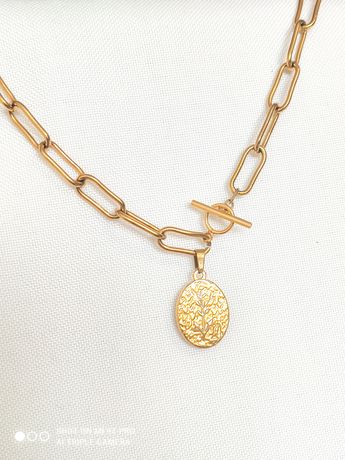 Ażurowy złoty naszyjnik wisior medalik medalionem monetą łańcuchy