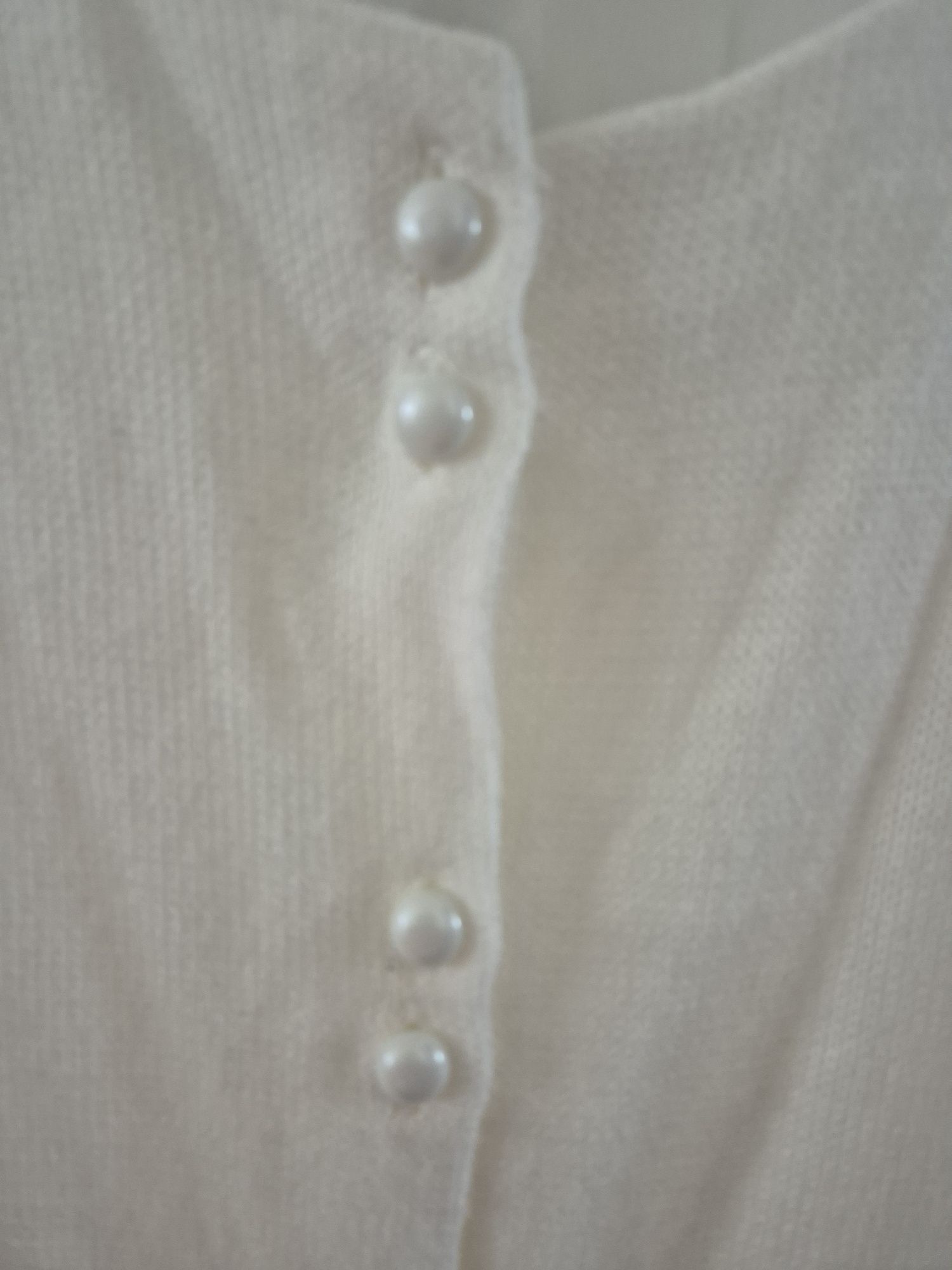 Sweterek rozpinany/kardigan biały 140 cm