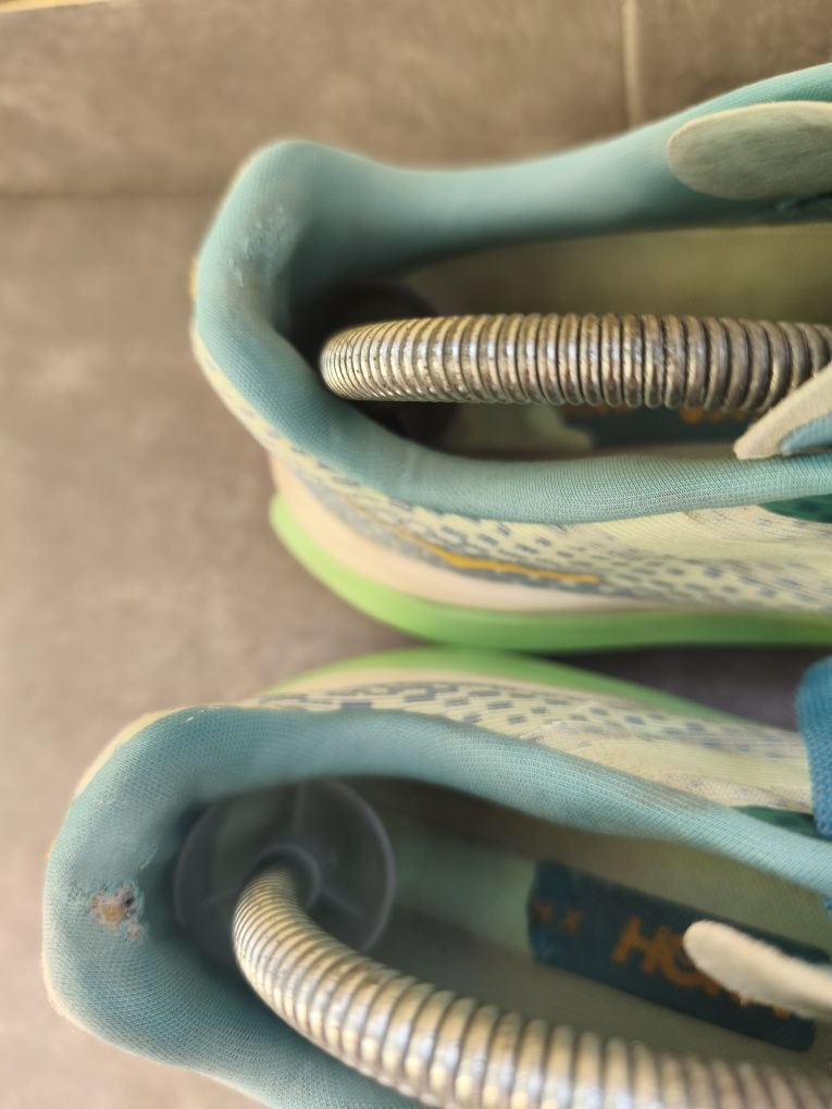Hoka tennis trail