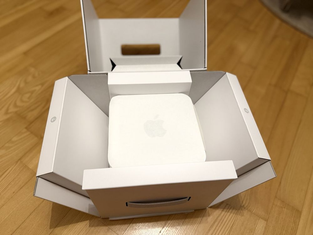 Apple Mac Studio M1 Max 10 core CPU 32 Core GPU 32 GB RAM 2 TB SSD