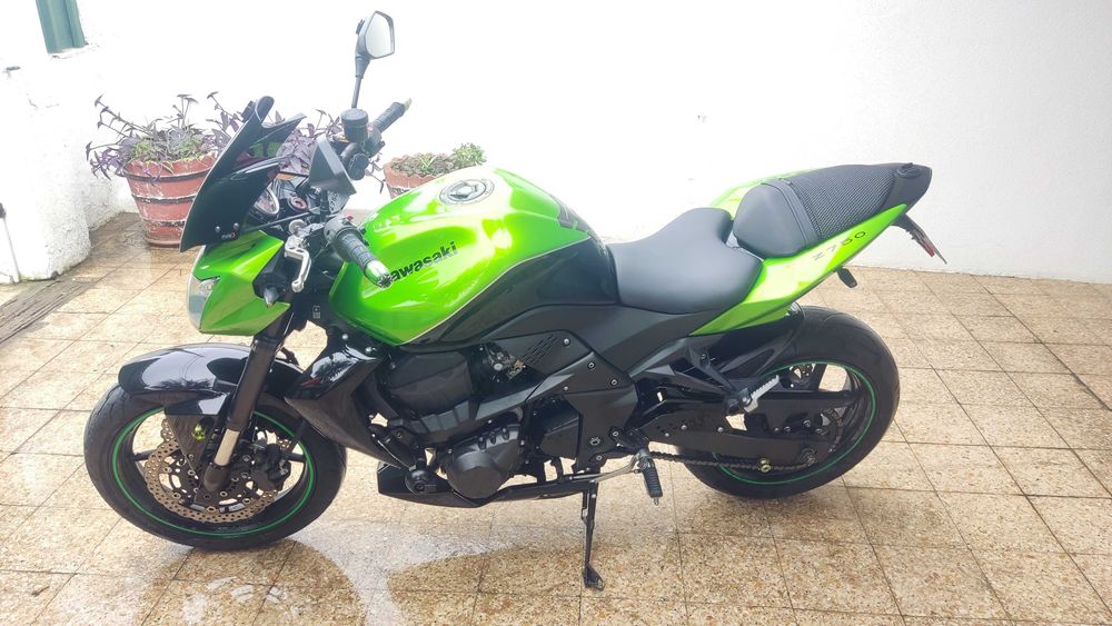 Kawasaki Z750 ótimo estado