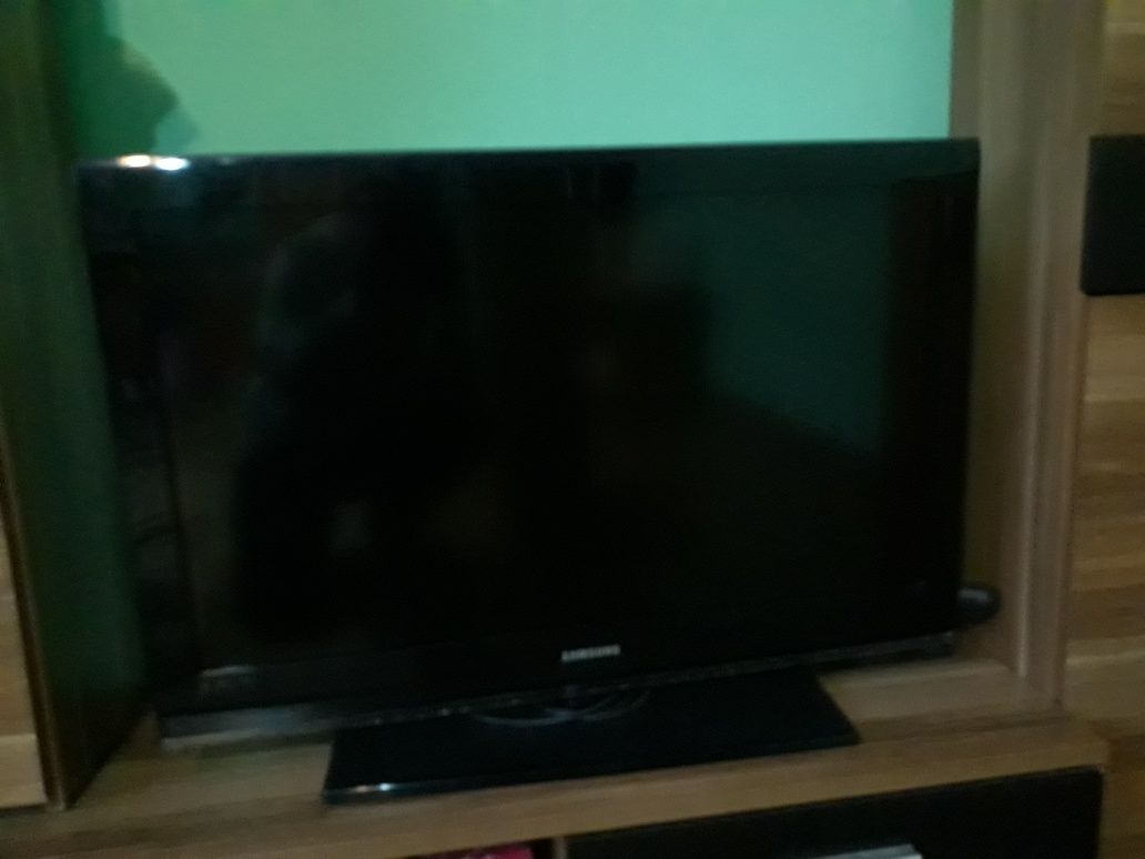 Telewizor Samsung 37 cal uszkodzony