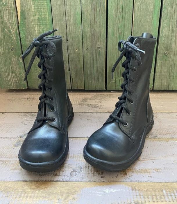 Шкіряні чорні черевики берці antisliding