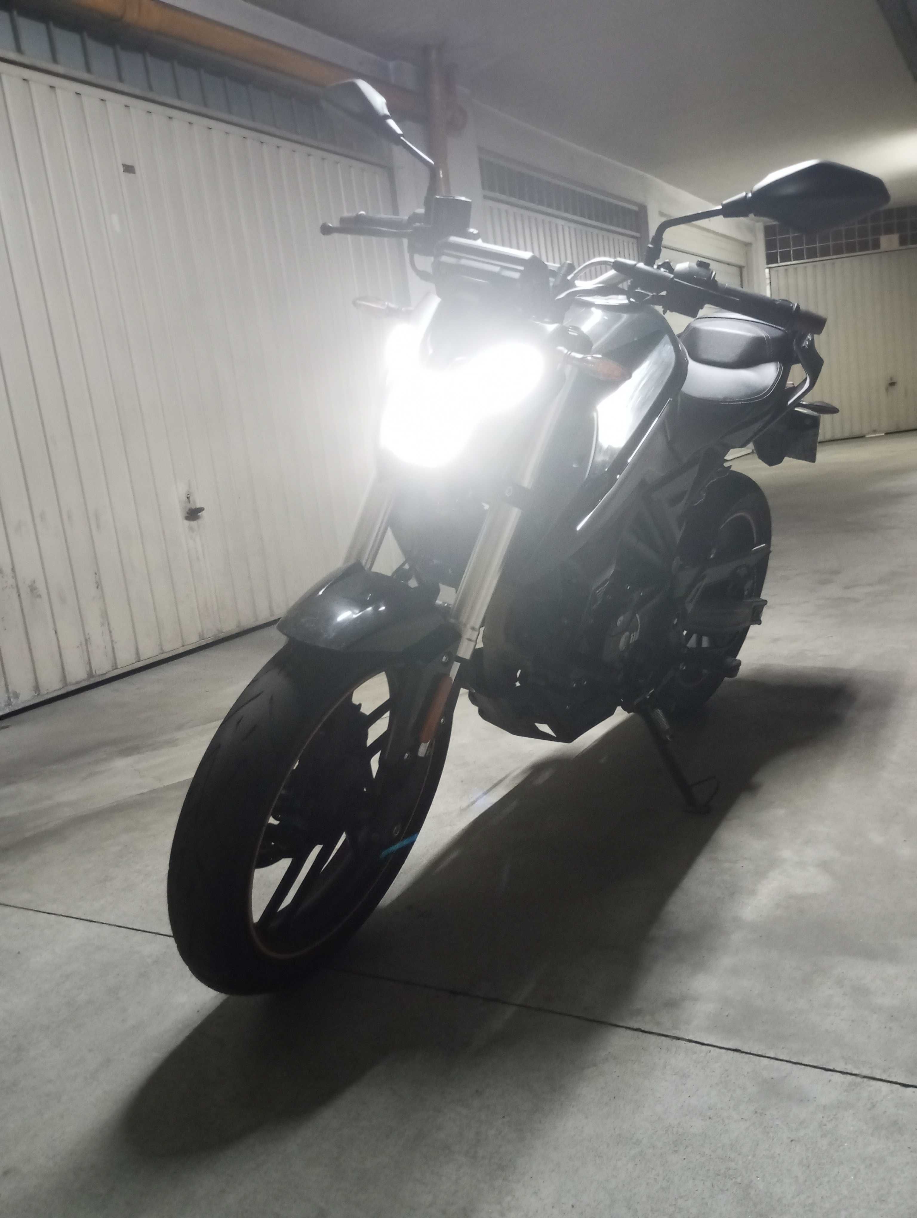 Mota Voge R125 black
