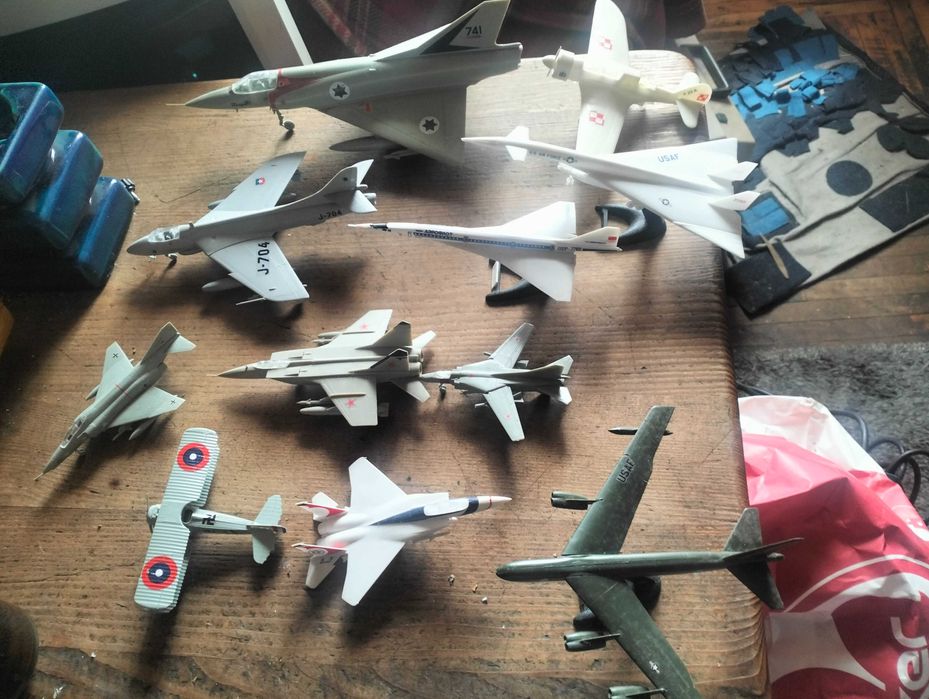 Sprzedam stare modele samolotow plastikowe