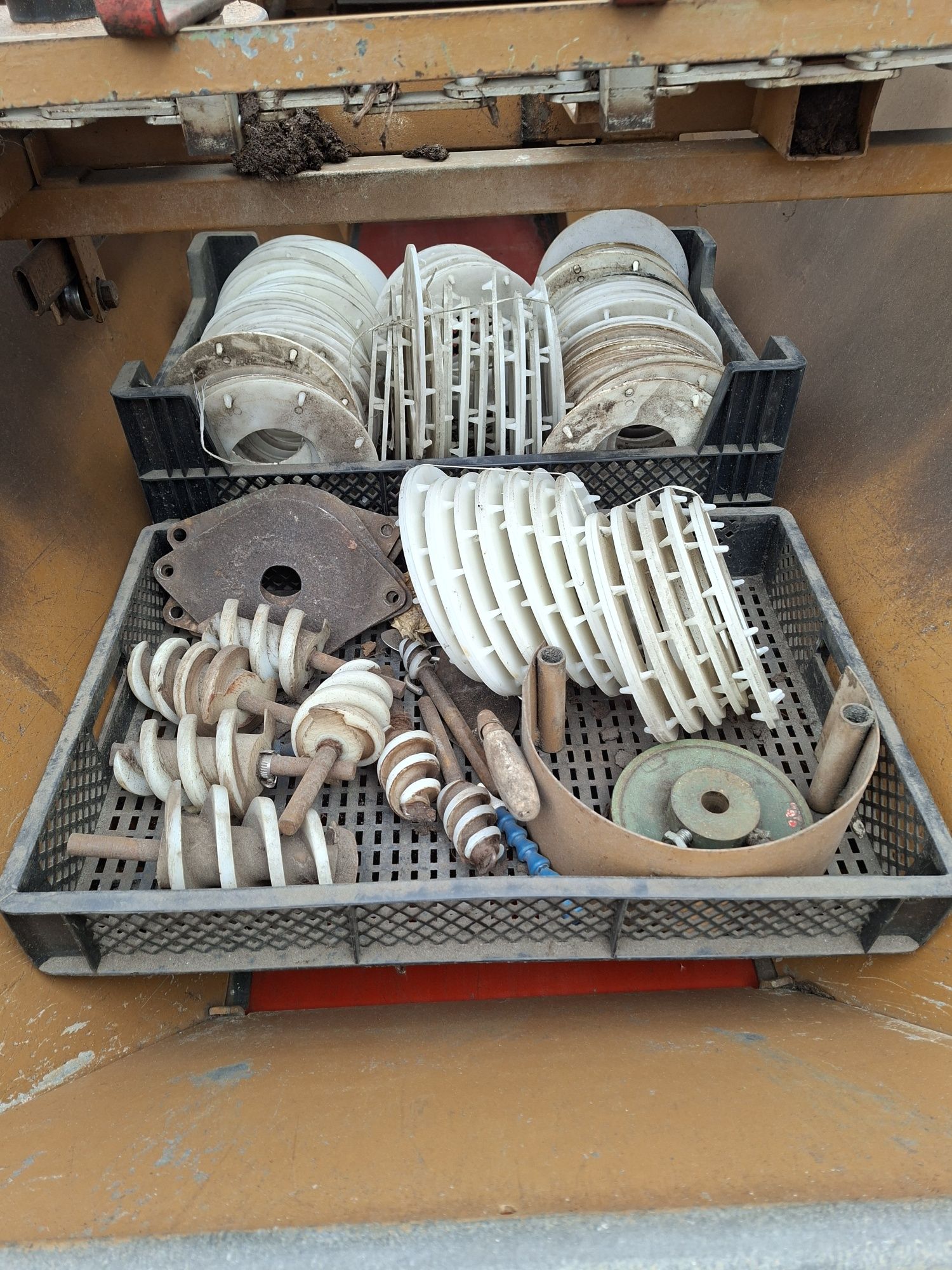 Doniczkarka Javo standard. Mechaniczna podajnik Doniczek.