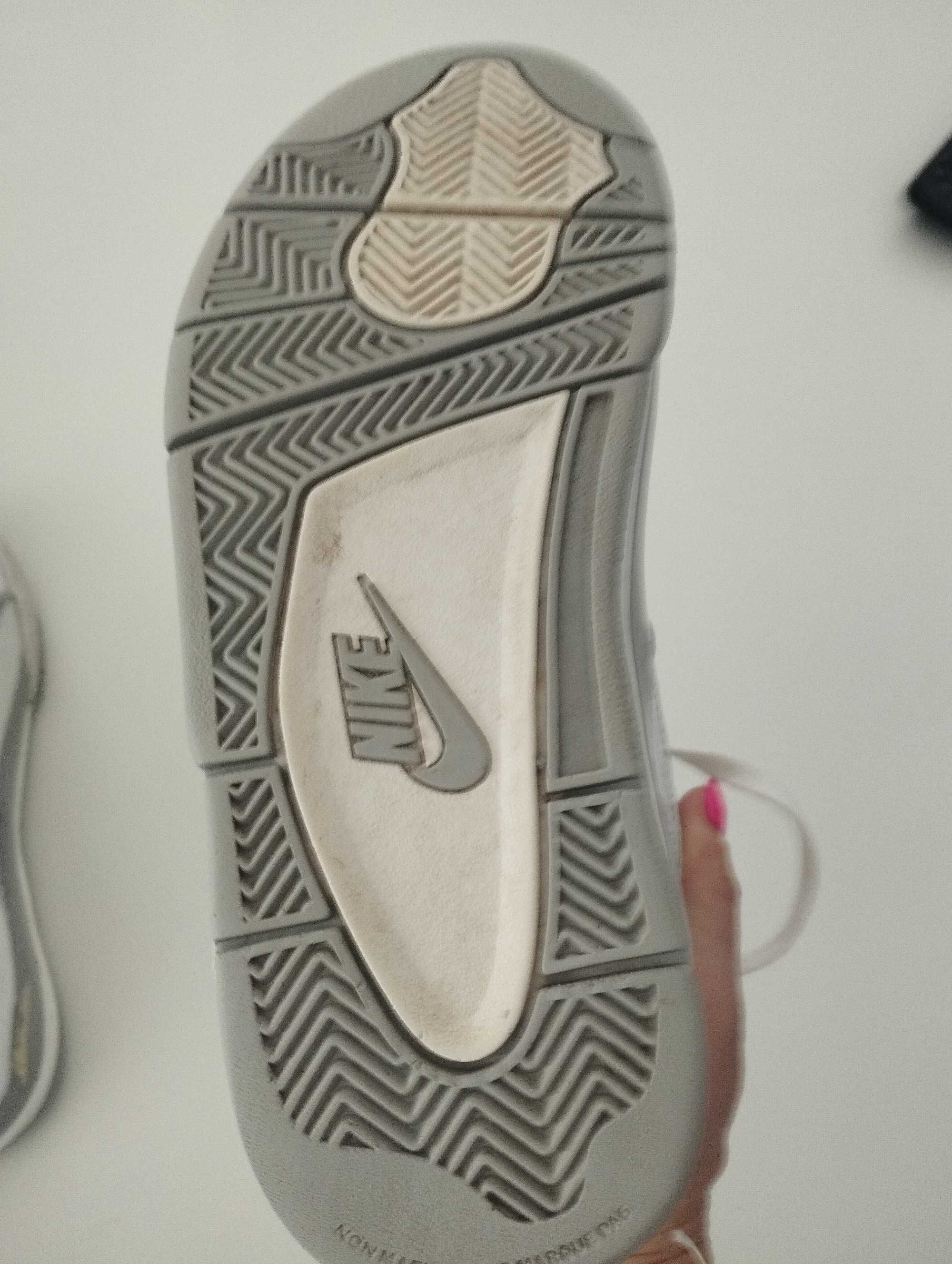 Sprzedam buty NIKE za kostkę