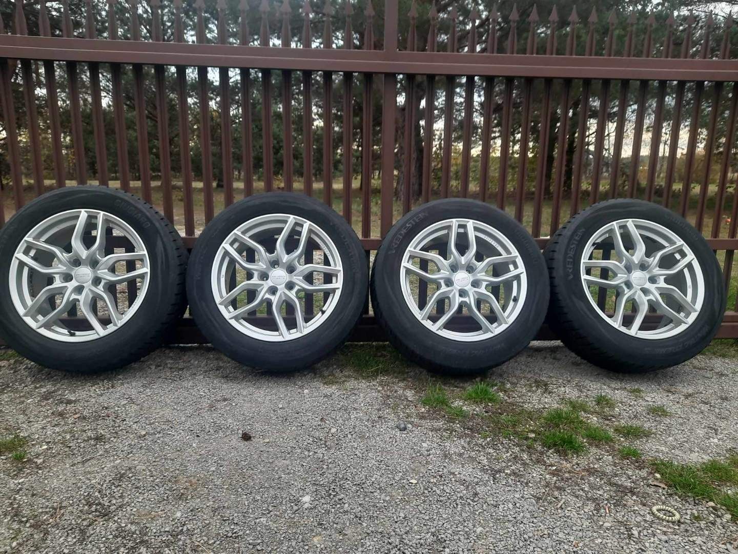 Felgi ANZIO WHEELS 18 cali z oponami zimowymi