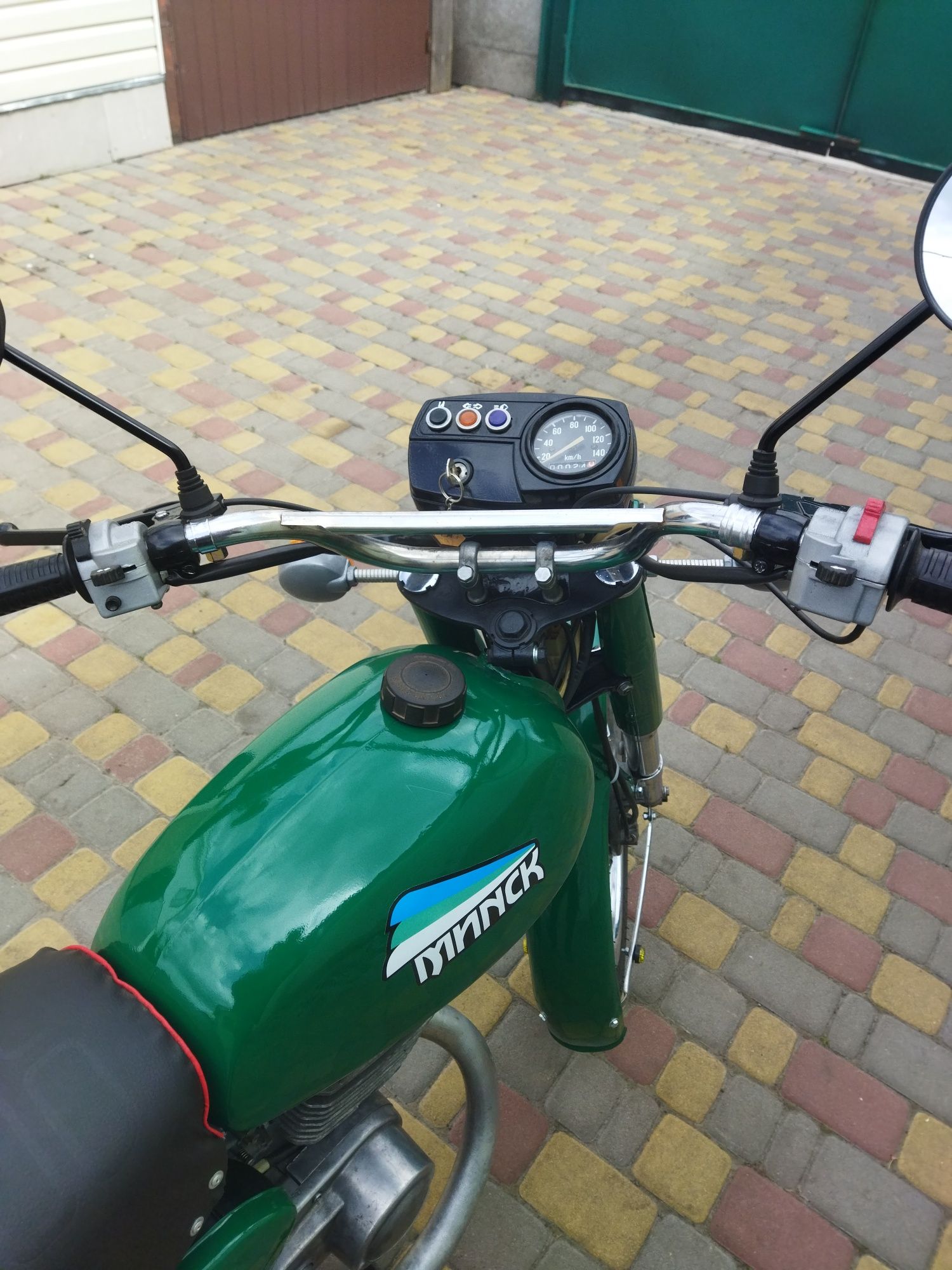 Продам відмінний мінск