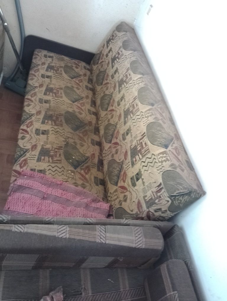 Терміново!!! Диван 2 штуки безкоштовно