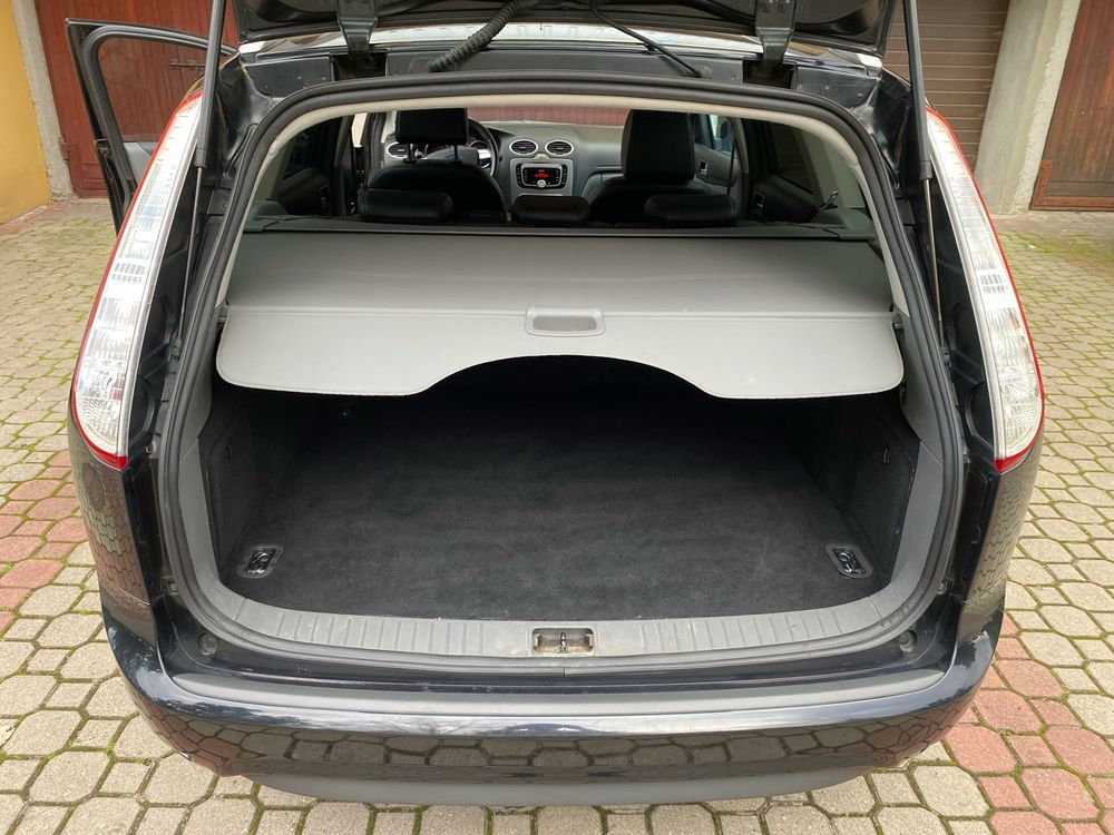Ford Focus MK2 Polift 1.8benzyna 125km FULL WERSJA XENON HAK 2kpl OPON