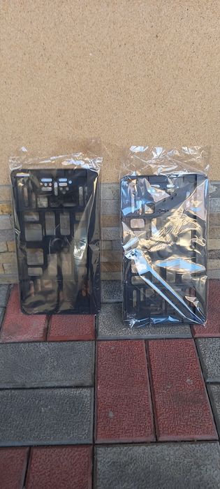 Продам рамки на квадратні номери