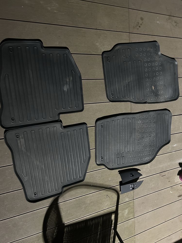 Sprzedam dywaniki skoda fabia +panel do otwierania szyb