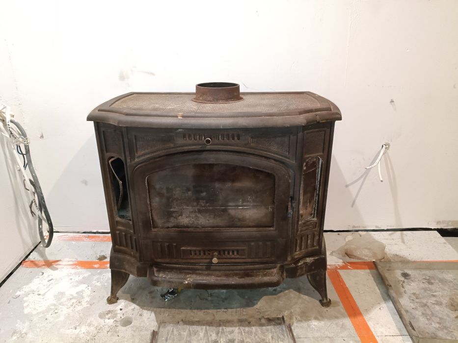 Kominek wolnostojący lub pod zabudowę