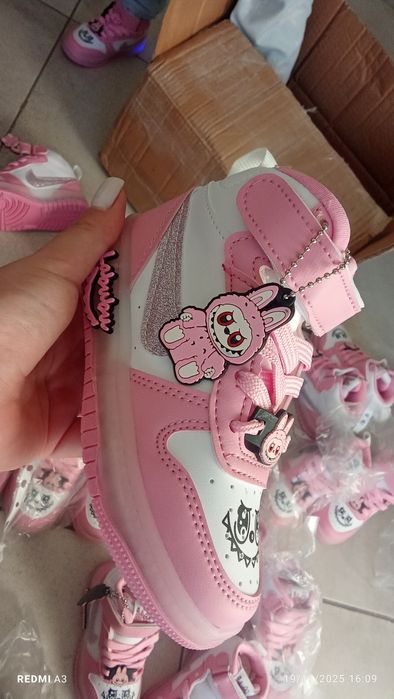 Sapatilhas Labubu de criança