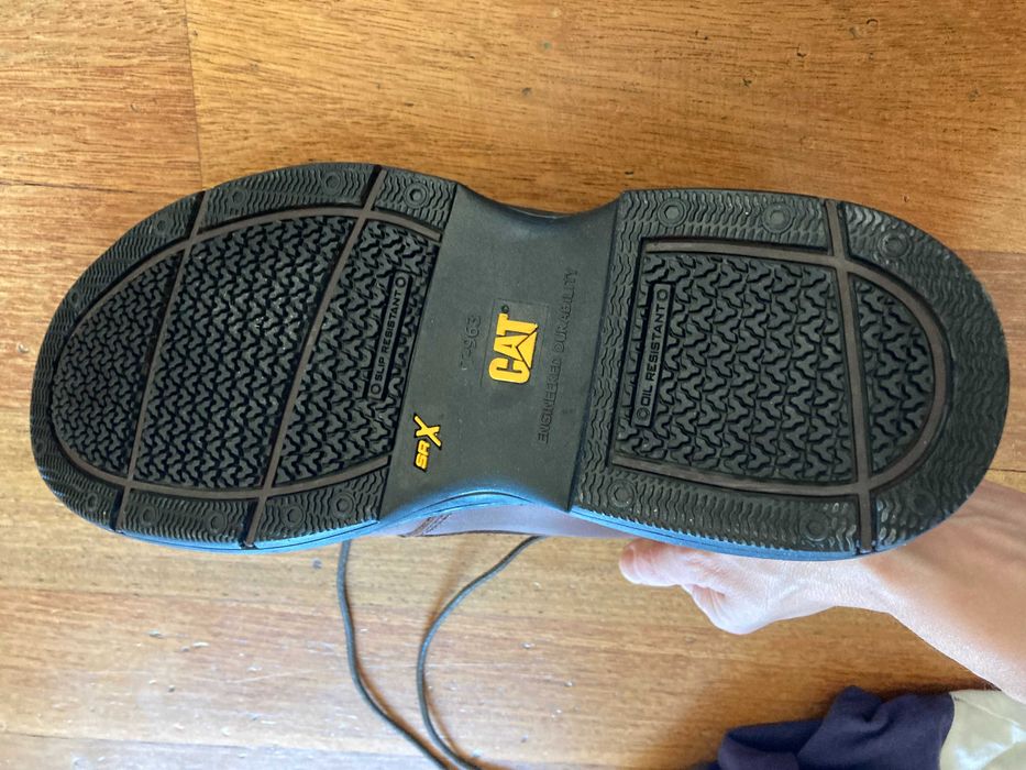 Nowe półbuty męskie Caterpillar r. 42