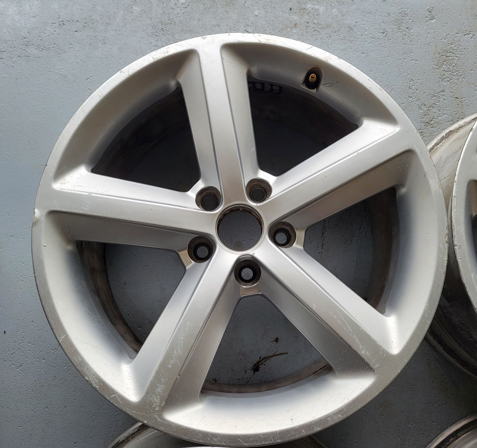 Komplet felg AUDI A6 C7 A4 B7 OE 18'' 8Jx18 5x112 ET43 4F0