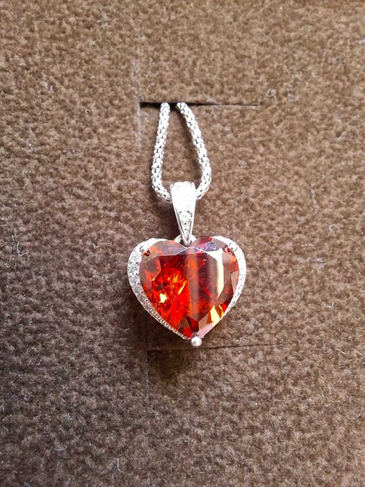 OKAZJA!!! Srebrny naszyjnik z czerwoną cyrkonią zawieszką Apart